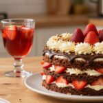 strawberry earthquake cake